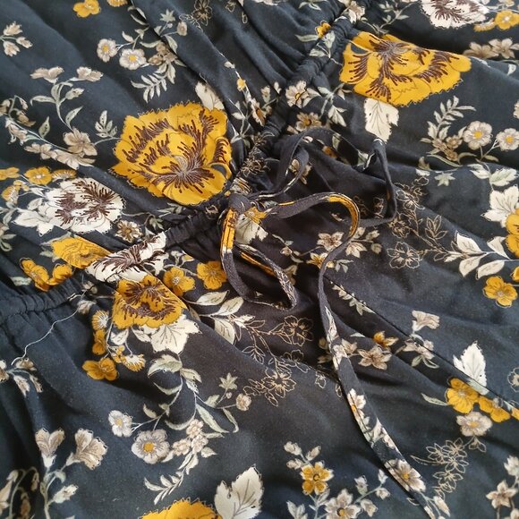 Jumpsuit - Picture 3 of 6